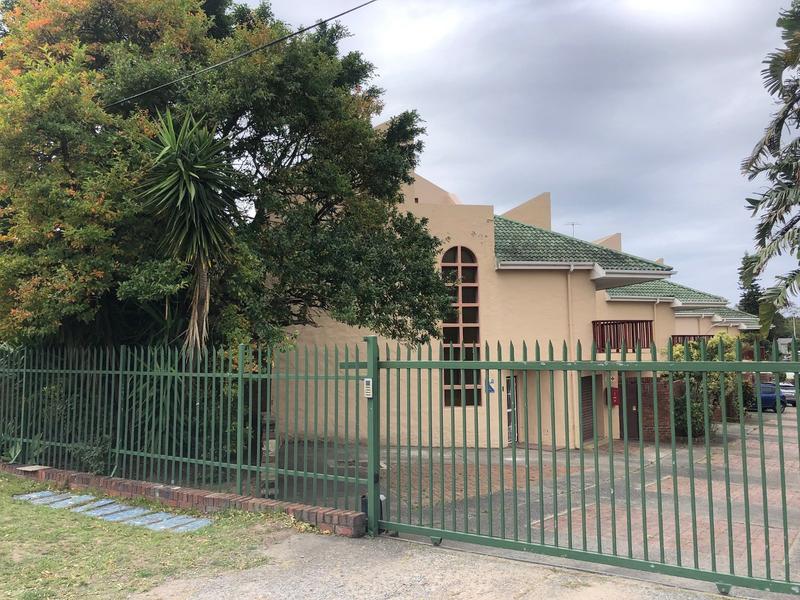 To Let 3 Bedroom Property for Rent in Beacon Bay Eastern Cape